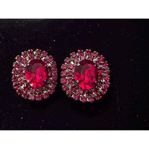 Vintage Red glass Ruby clip on earrings 5/8 inch wide prong set